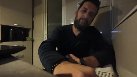 Snapshot of tarkan198 chatting on 02/10/25, 08:00 tarkan198 online show from 02/10/25, 08:00