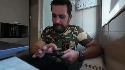 Snapshot of tarkan198 chatting on 02/11/25, 01:09 tarkan198 online show from 02/11/25, 01:09