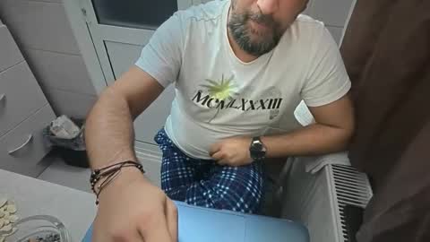 Snapshot of tarkan198 chatting on 10/28/25, 08:44 tarkan198 online show from 10/28/25, 08:44