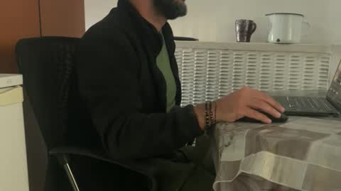 Snapshot of tarkan198 chatting on 11/01/25, 09:00 tarkan198 online show from 11/01/25, 09:00