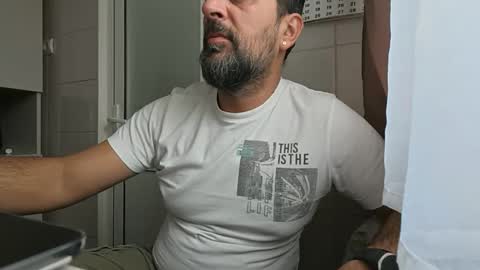 Snapshot of tarkan198 chatting on 11/06/25, 10:38 tarkan198 online show from 11/06/25, 10:38