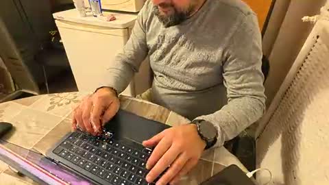 Snapshot of tarkan198 chatting on 11/22/25, 09:14 tarkan198 online show from 11/22/25, 09:14