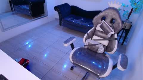 Snapshot of tarly_matches chatting on 11/17/25, 07:41 Tarly online show from 11/17/25, 07:41