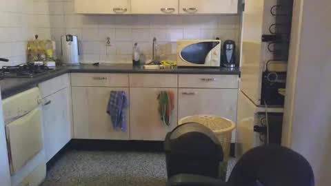 Genaro Thode online show from 09/17/25, 06:04