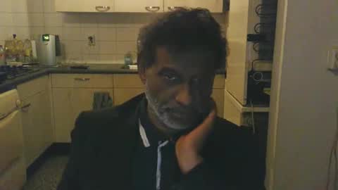 Genaro Thode online show from 10/08/25, 03:15