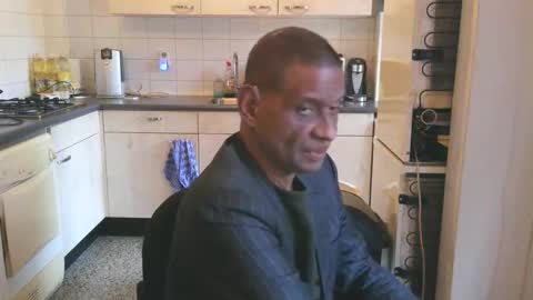 Genaro Thode online show from 11/20/25, 10:48