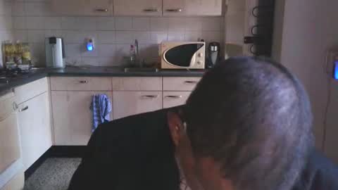 Genaro Thode online show from 12/05/25, 09:29