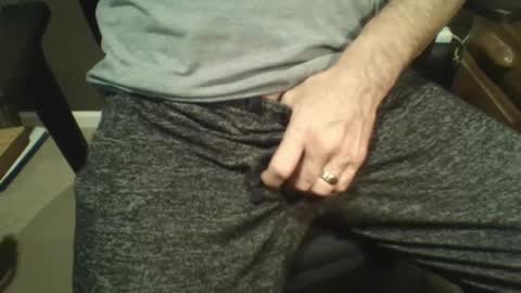 Snapshot of tarrybarry chatting on 02/25/25, 02:58 Help Me Cum online show from 02/25/25, 02:58