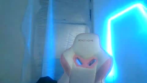 Snapshot of tasha_sky chatting on 01/18/25, 12:57 tasha_sky online show from 01/18/25, 12:57