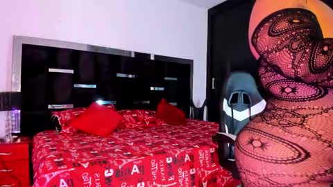 tashasant online show from 10/18/25, 11:38