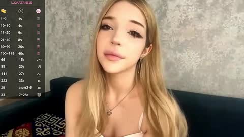 Snapshot of tashinadoncaster chatting on 04/08/26, 08:14 Viola online show from 04/08/26, 08:14