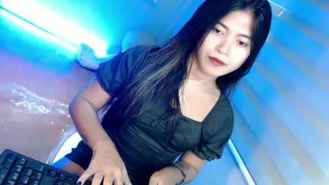 Snapshot of tasteofinnocent69 chatting on 01/17/25, 06:15   online show from 01/17/25, 06:15