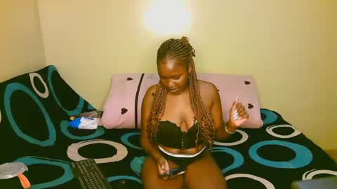 Snapshot of tastie_t chatting on 10/29/25, 04:04 tastie_t online show from 10/29/25, 04:04