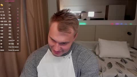 Snapshot of tasty_justin chatting on 12/01/24, 09:04 My shows 2100500 UTC3 online show from 12/01/24, 09:04