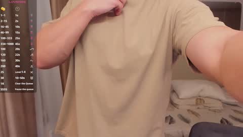 Snapshot of tasty_justin chatting on 12/17/24, 12:01 My shows 2100500 UTC3 online show from 12/17/24, 12:01