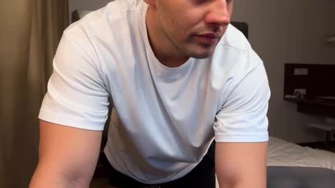 Snapshot of tasty_justin chatting on 09/12/25, 08:09 My shows 2100500 UTC3 online show from 09/12/25, 08:09