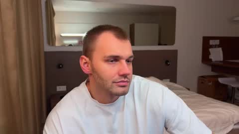 Snapshot of tasty_justin chatting on 10/29/25, 07:15 My shows 2100500 UTC3 online show from 10/29/25, 07:15