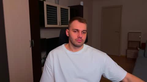 Snapshot of tasty_justin chatting on 05/14/26, 08:26 My shows 2100500 UTC3 online show from 05/14/26, 08:26