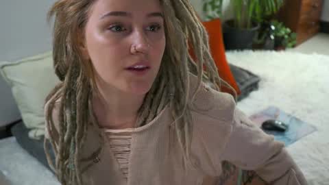 Snapshot of tasty_tomato chatting on 12/24/24, 07:39 RHEA pronanciation like Reya online show from 12/24/24, 07:39