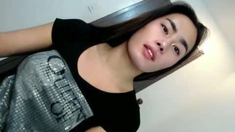 Vannesa online show from 10/23/25, 01:32