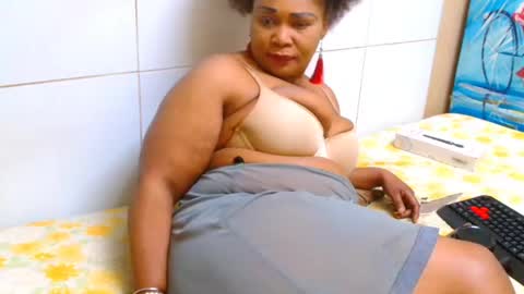 Snapshot of tastybootyxoxo chatting on 06/23/26, 05:00 tastybootyxoxo online show from 06/23/26, 05:00