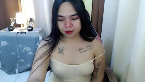 Snapshot of tastycake_sandra chatting on 10/24/25, 06:15 Sandra online show from 10/24/25, 06:15