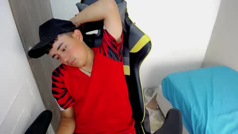 T A T A N online show from 11/19/25, 08:31