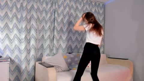 Snapshot of tate_angel chatting on 01/31/25, 06:14 Tate online show from 01/31/25, 06:14