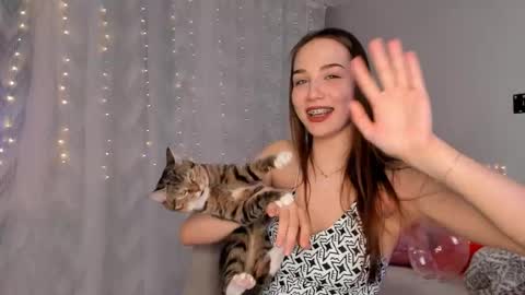 Snapshot of tate_angel chatting on 02/15/25, 06:12 Tate online show from 02/15/25, 06:12