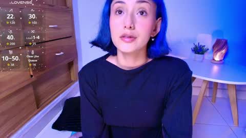 Snapshot of tati_cardenas chatting on 03/29/26, 05:18 AME online show from 03/29/26, 05:18