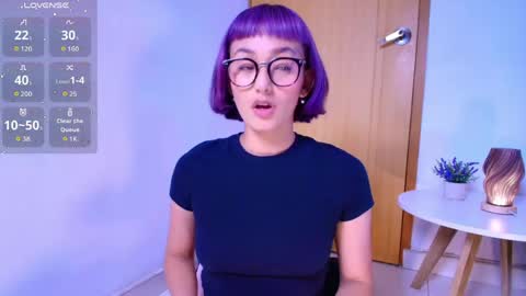Snapshot of tati_cardenas chatting on 05/17/26, 04:32 AME online show from 05/17/26, 04:32