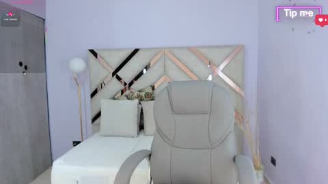 Tati Saldarriaga online show from 11/19/25, 07:47