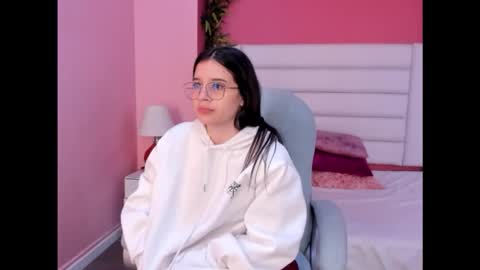 Snapshot of tatiana_arboleda chatting on 03/16/26, 03:45 tatiana_arboleda online show from 03/16/26, 03:45