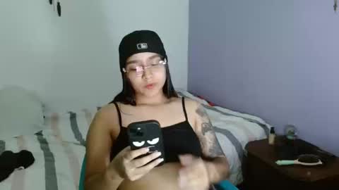 Snapshot of tatiana_quiroz chatting on 10/18/25, 03:31 TATI online show from 10/18/25, 03:31