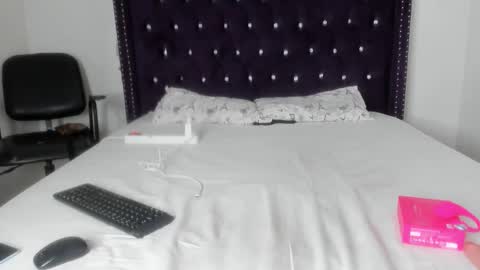 Snapshot of tatiana_storm chatting on 09/22/25, 09:17 tatiana_storm online show from 09/22/25, 09:17