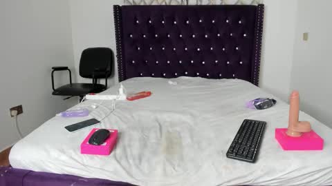 Snapshot of tatiana_storm chatting on 10/08/25, 08:45 tatiana_storm online show from 10/08/25, 08:45