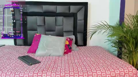 Snapshot of tatiana_valencia chatting on 12/10/24, 11:43 Tati online show from 12/10/24, 11:43