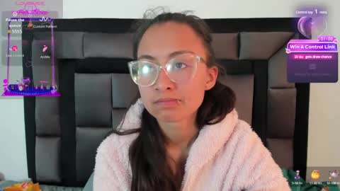 Snapshot of tatiana_valencia chatting on 12/11/24, 02:44 Tati online show from 12/11/24, 02:44