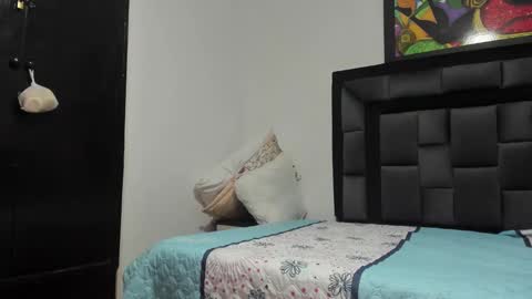 Snapshot of tatiana_valencia chatting on 12/30/24, 11:48 Tati online show from 12/30/24, 11:48