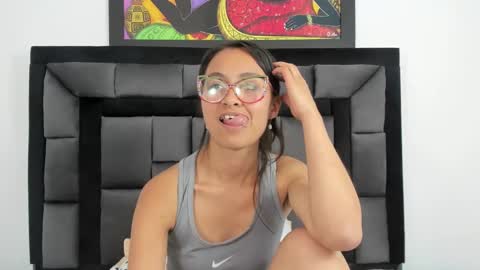 Snapshot of tatiana_valencia chatting on 12/30/24, 02:51 Tati online show from 12/30/24, 02:51