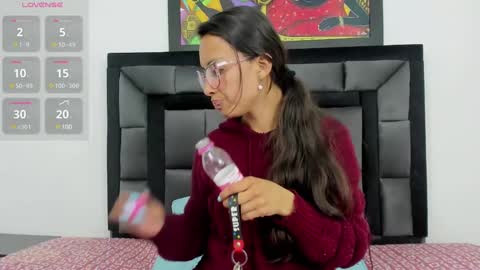 Snapshot of tatiana_valencia chatting on 01/03/25, 08:54 Tati online show from 01/03/25, 08:54