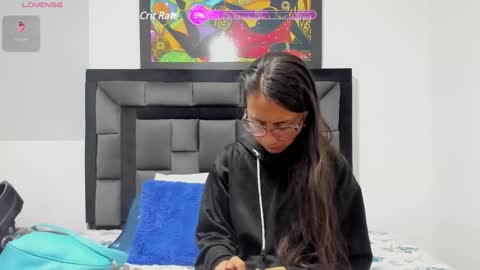 Snapshot of tatiana_valencia chatting on 01/08/25, 11:54 Tati online show from 01/08/25, 11:54