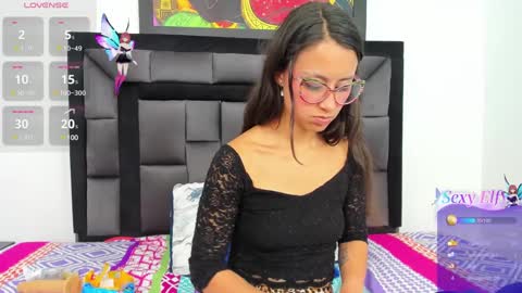 Snapshot of tatiana_valencia chatting on 01/10/25, 05:24 Tati online show from 01/10/25, 05:24