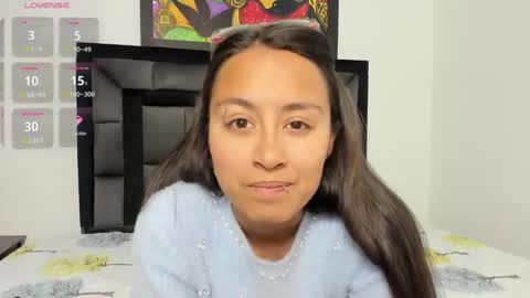 Snapshot of tatiana_valencia chatting on 01/23/25, 12:30 Tati online show from 01/23/25, 12:30