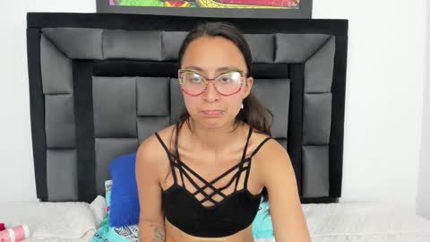 Snapshot of tatiana_valencia chatting on 01/24/25, 09:15 Tati online show from 01/24/25, 09:15