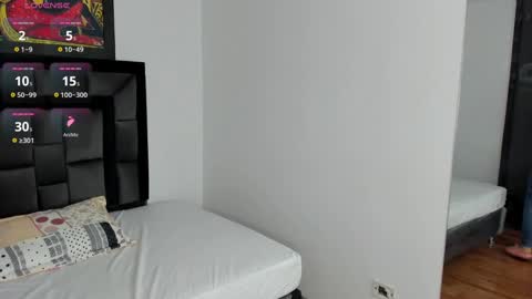 Snapshot of tatiana_valencia chatting on 02/02/25, 06:42 Tati online show from 02/02/25, 06:42