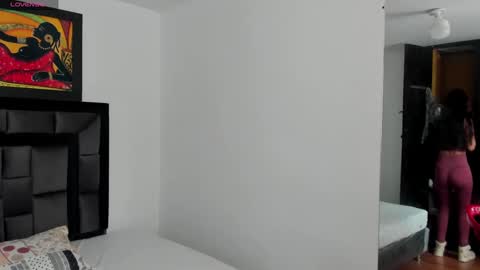 Snapshot of tatiana_valencia chatting on 02/03/25, 04:10 Tati online show from 02/03/25, 04:10