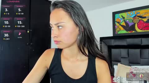 Snapshot of tatiana_valencia chatting on 02/05/25, 06:04 Tati online show from 02/05/25, 06:04