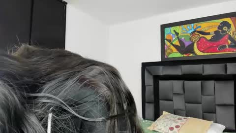 Snapshot of tatiana_valencia chatting on 02/06/25, 04:25 Tati online show from 02/06/25, 04:25