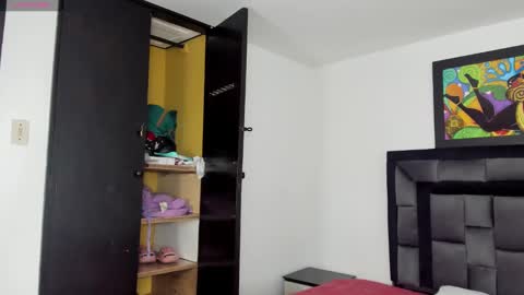 Snapshot of tatiana_valencia chatting on 02/07/25, 11:34 Tati online show from 02/07/25, 11:34